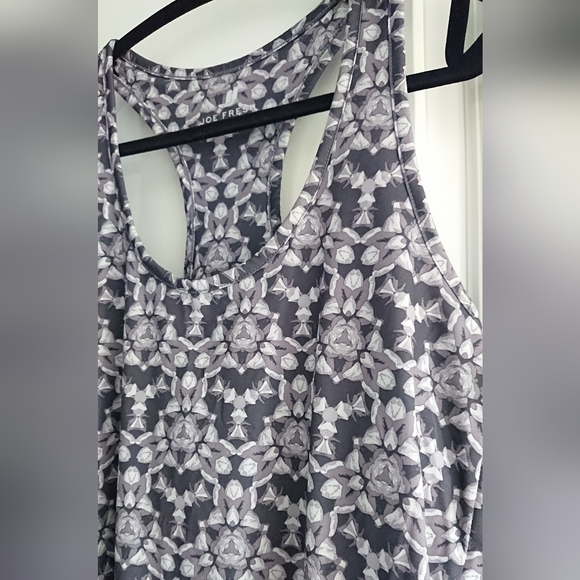 Joe Fresh tank top with built in bra size M - Picture 2 of 5